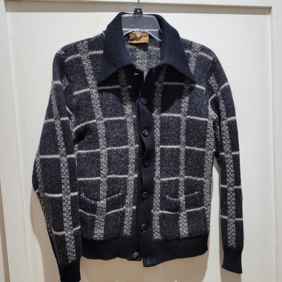 TUNDRA virgin wool cardigan sweater - Picture 1 of 11